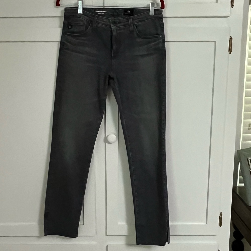 AG women's prima ankle cigarette ankle jean. Never worn. Great condition.